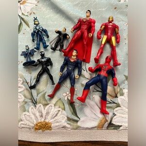 Action heroes of various sizes